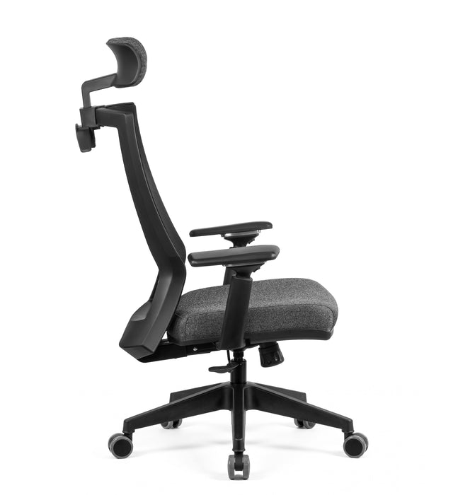 Hector ergonomikus magas háttámlás irodaszék vállfával, 3D kartámasz, 140kg