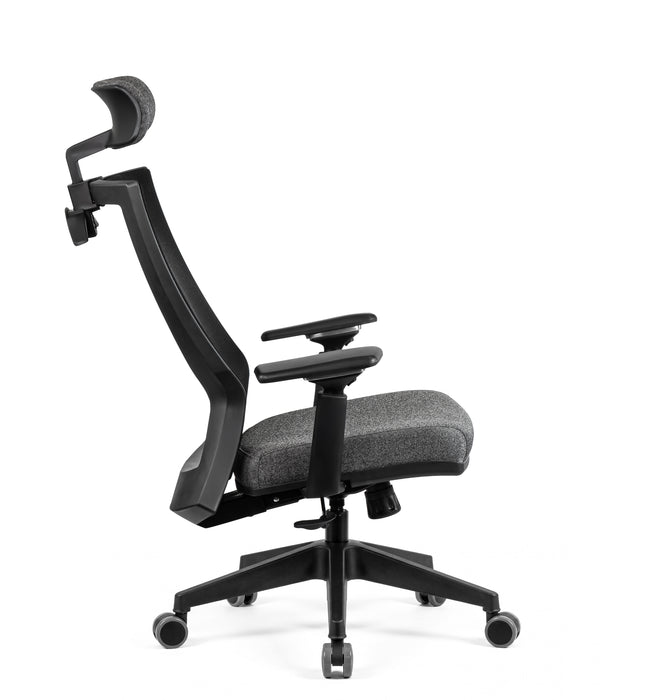 Hector ergonomikus magas háttámlás irodaszék vállfával, 3D kartámasz, 140kg