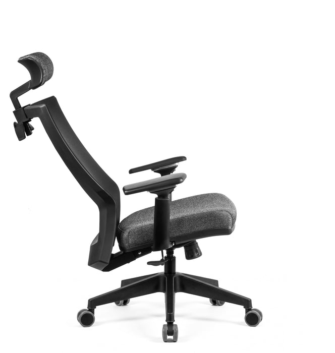 Hector ergonomikus magas háttámlás irodaszék vállfával, 3D kartámasz, 140kg
