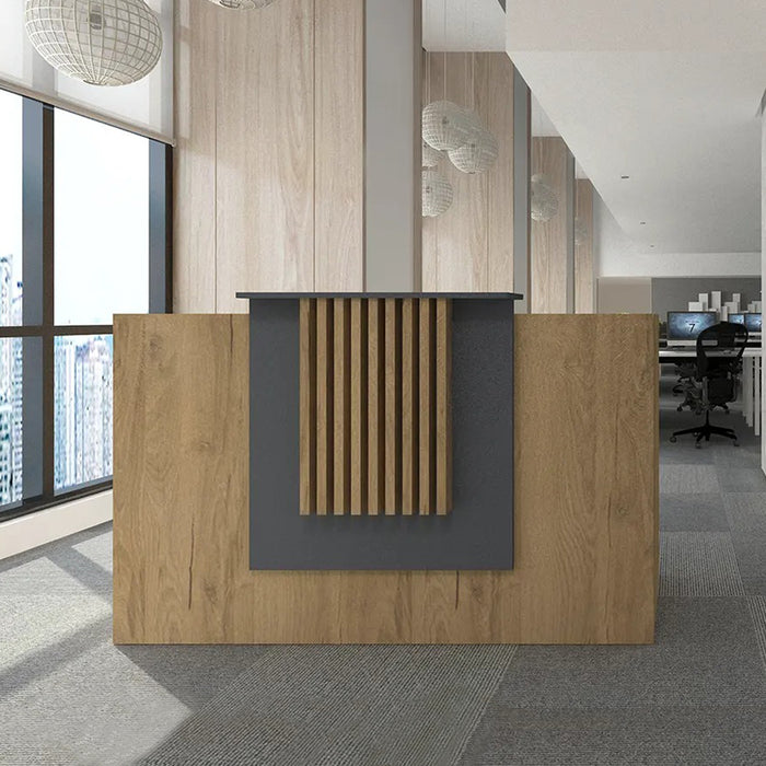 Maximo_recepcios_pult_DELUZZO